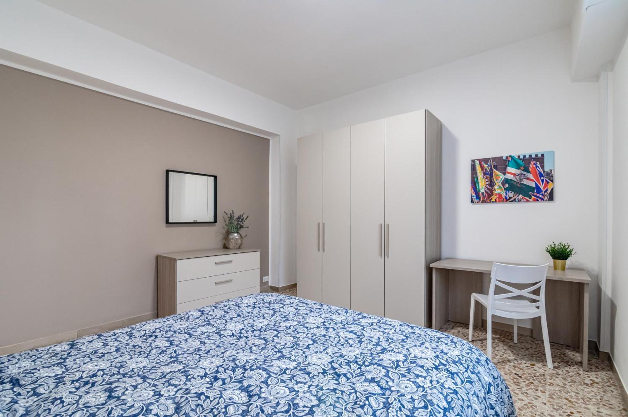 Roomy Close To Center! Apartamento Siena