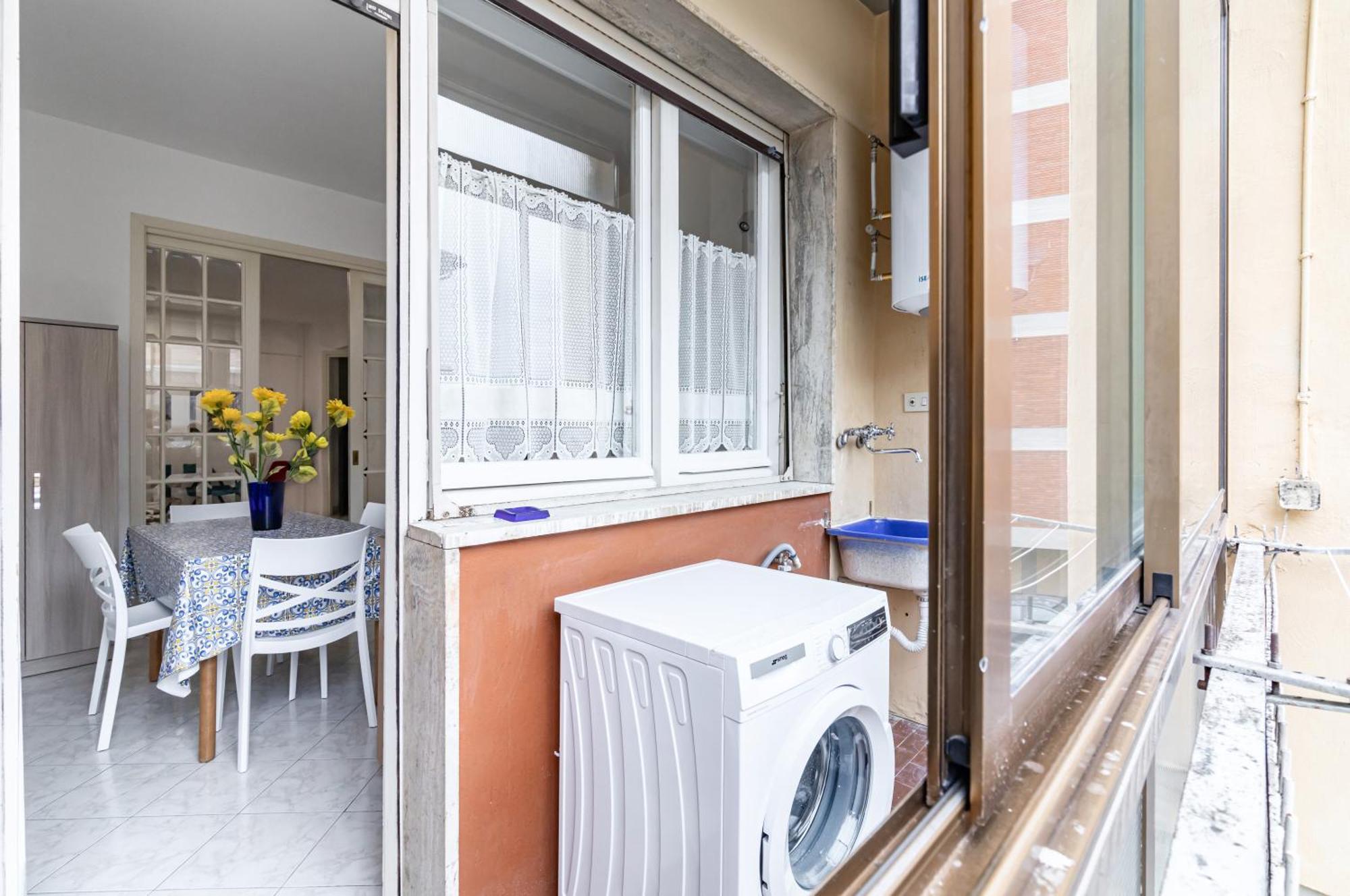 Roomy Close To Center! Apartamento Siena